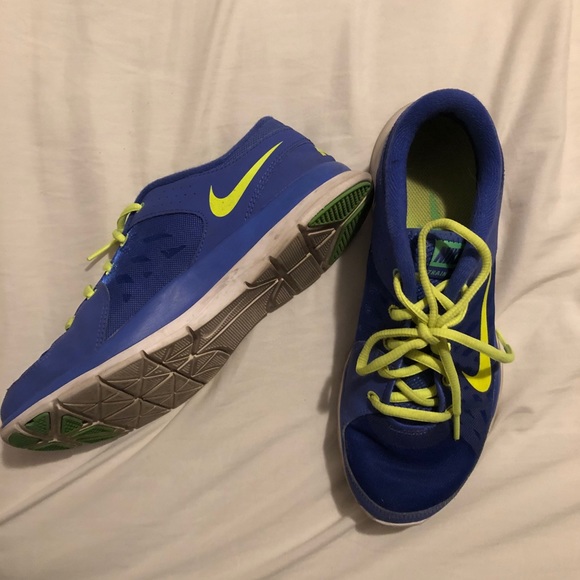 NIKE Running Shoe - Picture 7 of 7